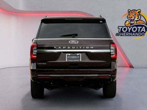 Used 2024 Ford Expedition Limited AWD/4WD image 6