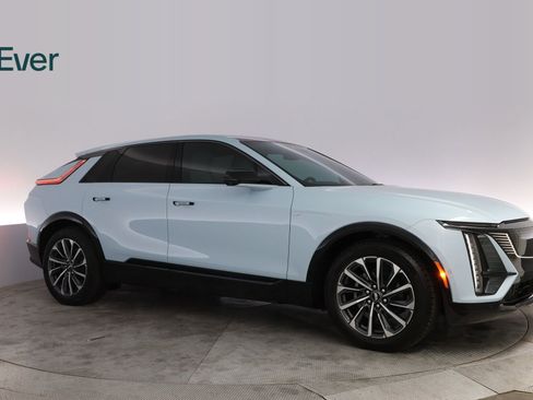Used 2024 Cadillac Lyriq Sport AWD/4WD image 14
