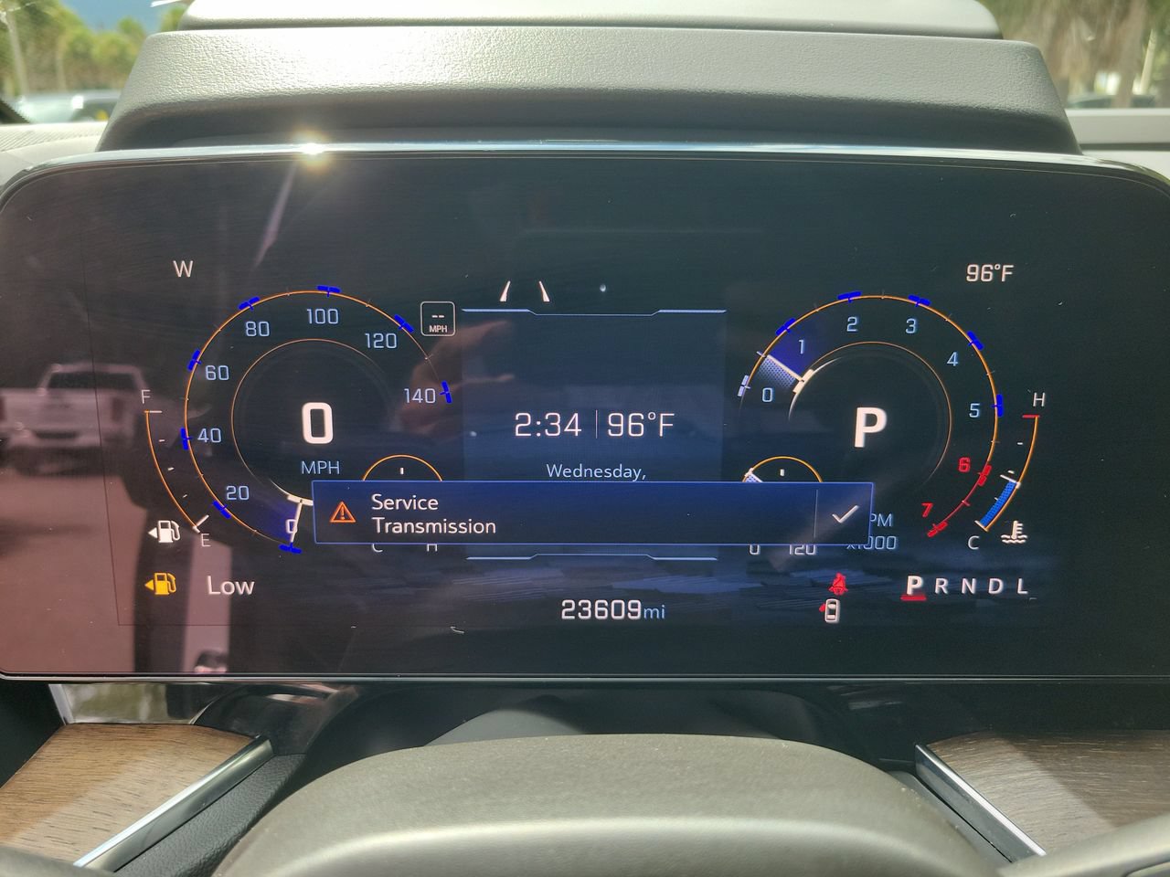 Used 2025 Chevrolet Suburban High Country RWD image 21
