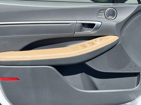 Certified 2025 Hyundai Sonata Limited FWD image 24