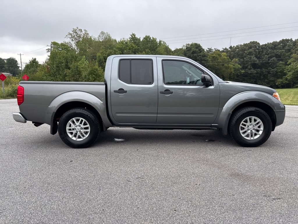 Used 2016 Nissan Frontier SV w/ SV Value Truck Package AWD/4WD image 6