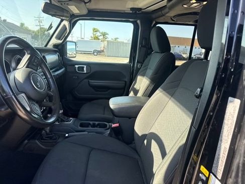 Used 2021 Jeep Wrangler Unlimited Sport AWD/4WD image 9