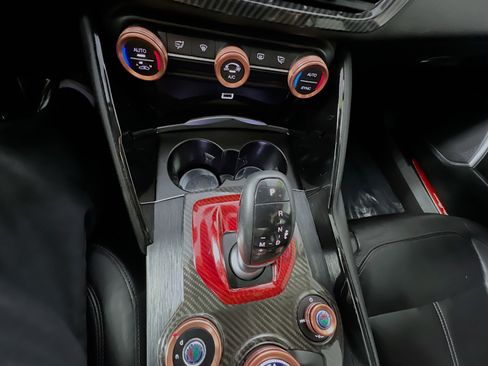 Used 2019 Alfa Romeo Giulia w/ Nero Edizione image 25