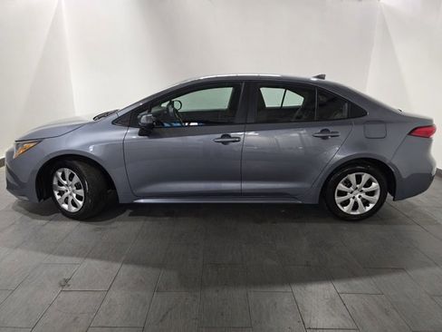 Used 2025 Toyota Corolla LE image 2