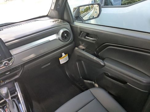 Used 2025 Chevrolet Colorado LT w/ LT Convenience Package AWD/4WD image 16