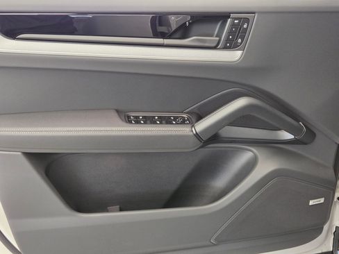 New 2026 Porsche Cayenne Coupe AWD/4WD image 14