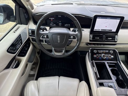 Used 2021 Lincoln Navigator Reserve w/ Luxury Package AWD/4WD image 18
