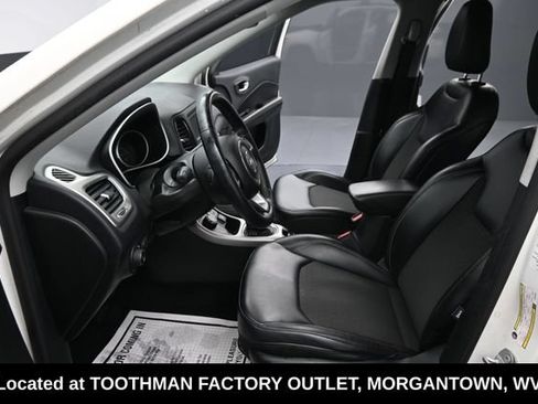 Used 2017 Jeep Compass Latitude AWD/4WD image 12