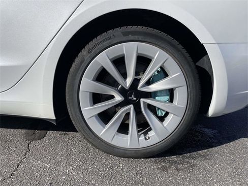 Used 2023 Tesla Model 3 Standard Range image 9