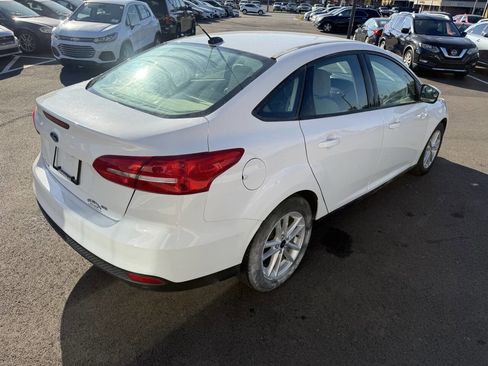 Used 2018 Ford Focus SE image 9