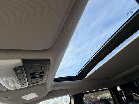 Used 2025 Mitsubishi Outlander SEL image 18