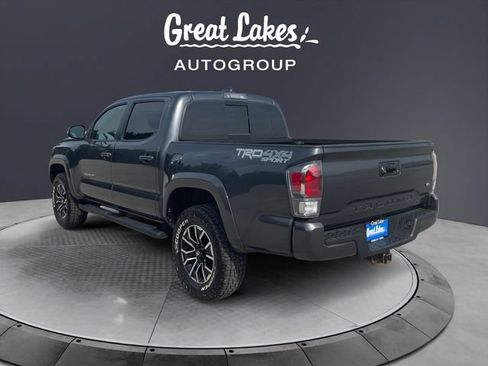 Used 2022 Toyota Tacoma TRD Sport AWD/4WD image 3