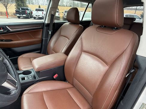Used 2017 Subaru Outback 2.5i Touring image 17