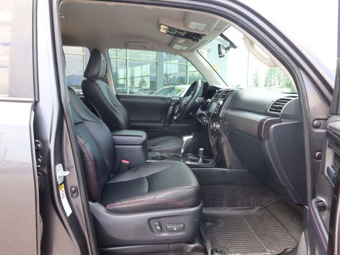 Used 2018 Toyota 4Runner TRD Off-Road Premium image 18