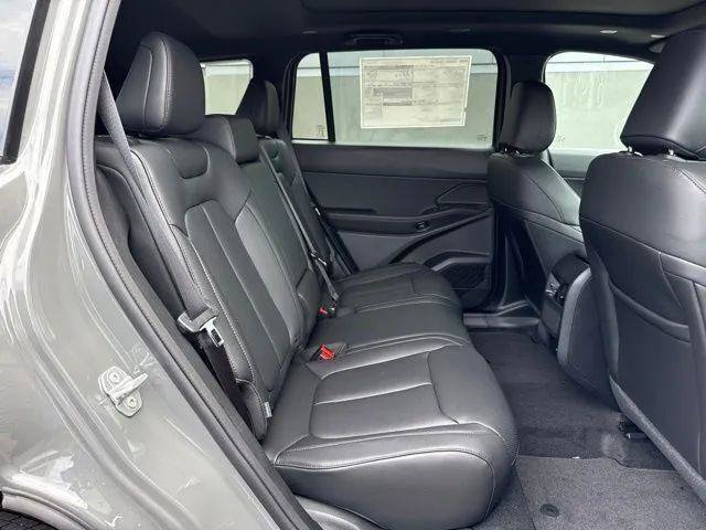 Used 2026 Jeep Cherokee Limited AWD/4WD image 11