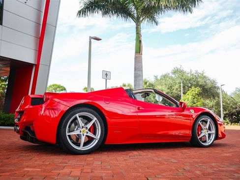 Certified 2013 Ferrari 458 Spider Base image 25