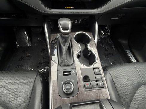Used 2023 Toyota Highlander Limited AWD/4WD image 21