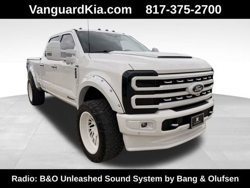 Used 2024 Ford F250 Platinum w/ FX4 Off-Road Package image 5