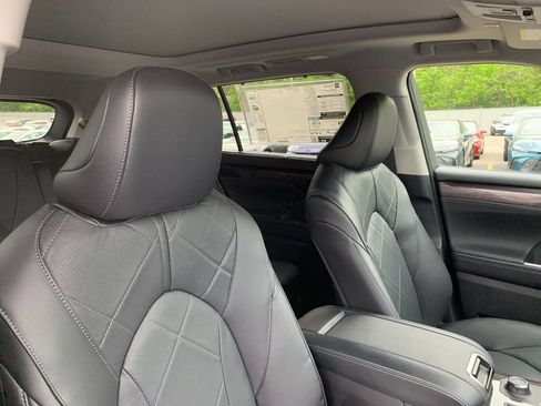 New 2026 Toyota Highlander Platinum AWD/4WD image 20