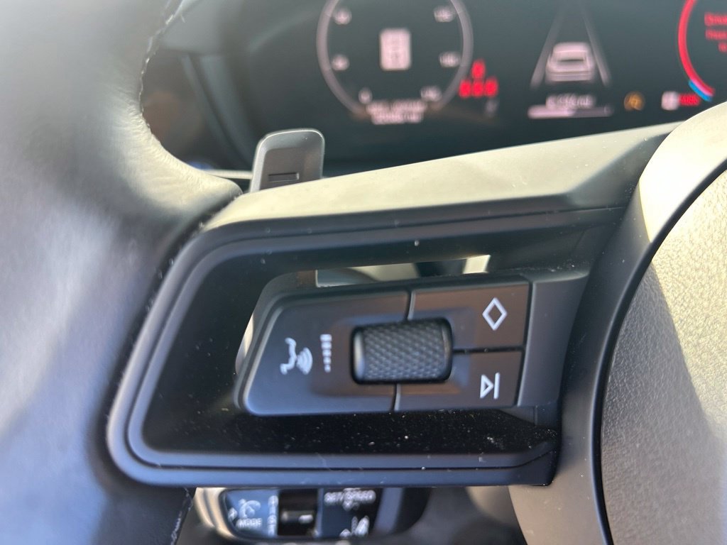 Used 2025 Porsche Cayenne AWD/4WD image 47
