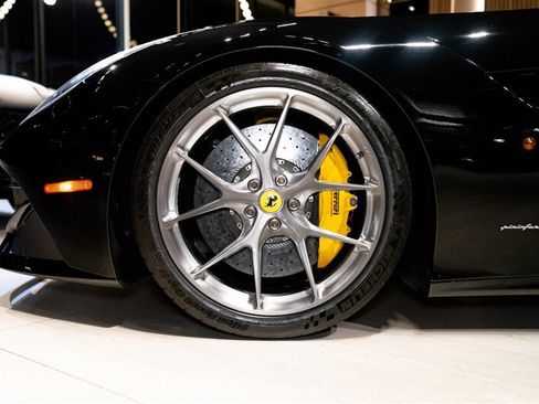 Used 2014 Ferrari F12 Berlinetta RWD image 12