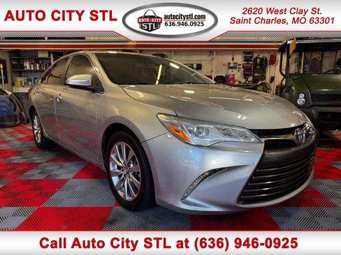 Used 2015 Toyota Camry XLE FWD image 1