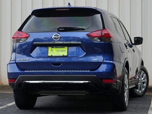 Used 2017 Nissan Rogue S AWD/4WD image 4