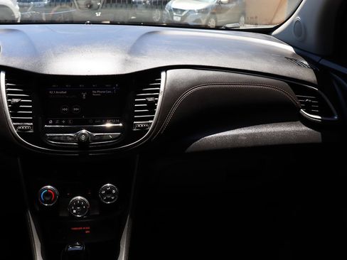 Used 2020 Chevrolet Trax LS FWD image 44