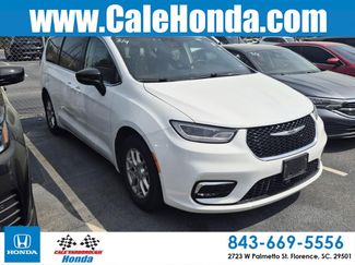 Used 2024 Chrysler Pacifica Touring-L video 1