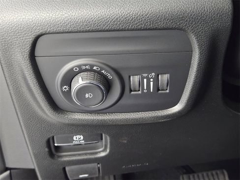 New 2025 Jeep Grand Cherokee Limited image 28