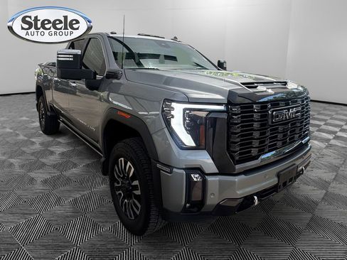 Used 2024 GMC Sierra 3500 Denali Ultimate AWD/4WD image 7