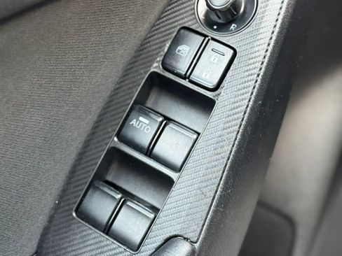 Used 2016 MAZDA MAZDA3 i Sport image 19