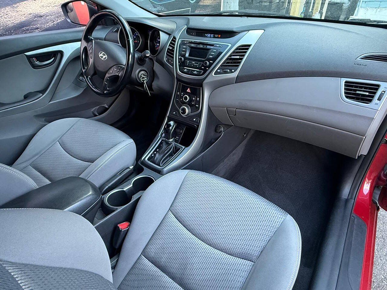 Used 2014 Hyundai Elantra FWD image 5