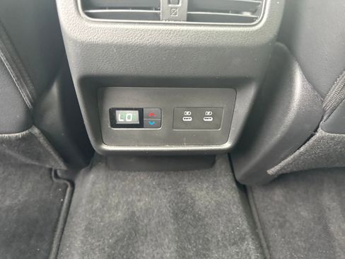 Certified 2025 Nissan Rogue SL w/ SL Premium Package FWD image 27