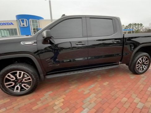 Used 2025 GMC Sierra 1500 AT4 w/ AT4 Premium Package image 6