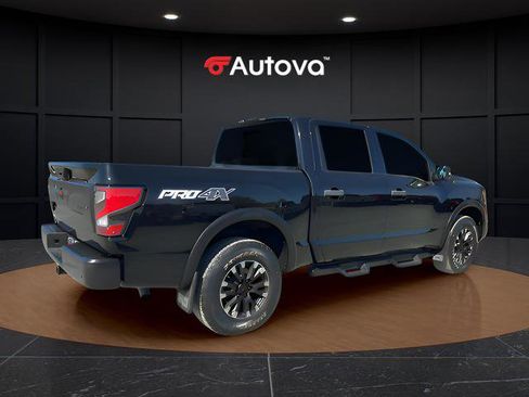 Used 2021 Nissan Titan PRO-4X w/ Pro-4x Convenience Package image 4