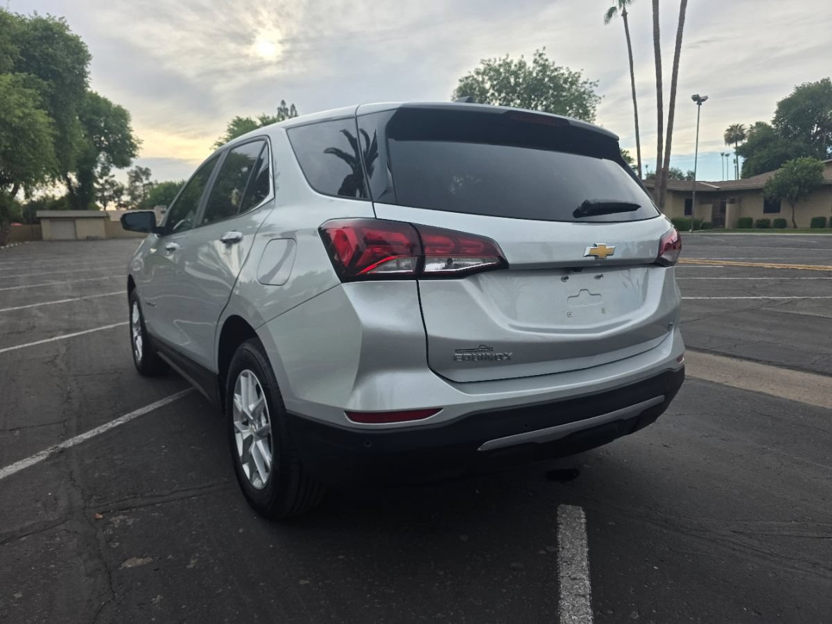 Used 2022 Chevrolet Equinox LT w/ Driver Convenience Package FWD image 11