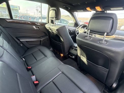Used 2016 Mercedes-Benz E 350 4MATIC Sedan image 4