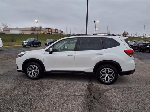 Used 2022 Subaru Forester Premium image 19