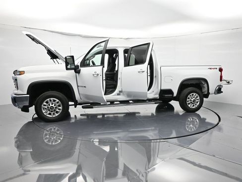 Certified 2025 Chevrolet Silverado 2500 LT w/ Convenience Package image 45