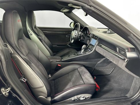 Used 2016 Porsche 911 Targa 4 GTS image 32
