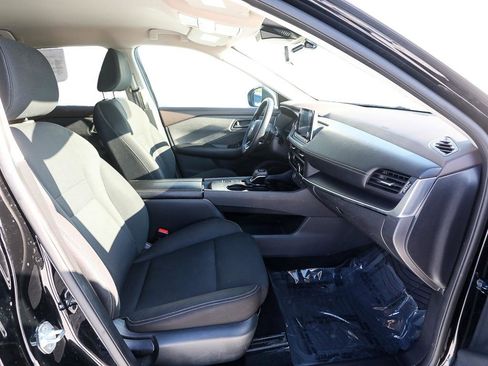 Used 2023 Nissan Rogue S image 21