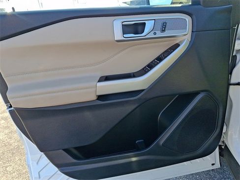Certified 2022 Ford Explorer XLT w/ Equipment Group 202A image 14