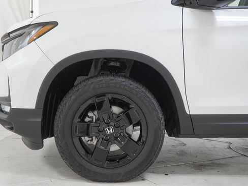 New 2026 Honda Ridgeline Black Edition image 13