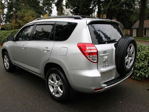 Used 2011 Toyota RAV4 4WD image 4