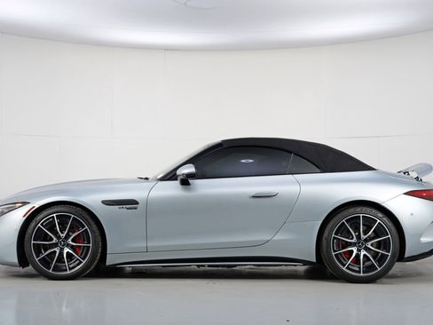 Used 2022 Mercedes-Benz SL 55 AMG AMG SL 55 w/ Driver Assist Pac image 9