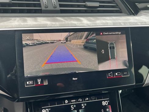 Used 2021 Audi e-tron Premium w/ Convenience Plus Package image 30