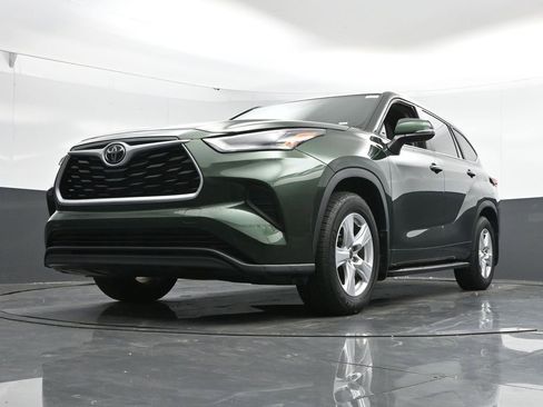 Used 2023 Toyota Highlander L image 49