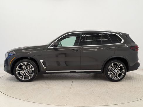New 2026 BMW X5 xDrive40i w/ Climate Comfort Package image 2