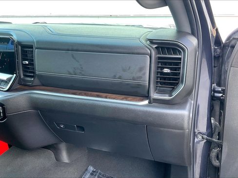 Used 2025 GMC Sierra 1500 SLT AWD/4WD image 21